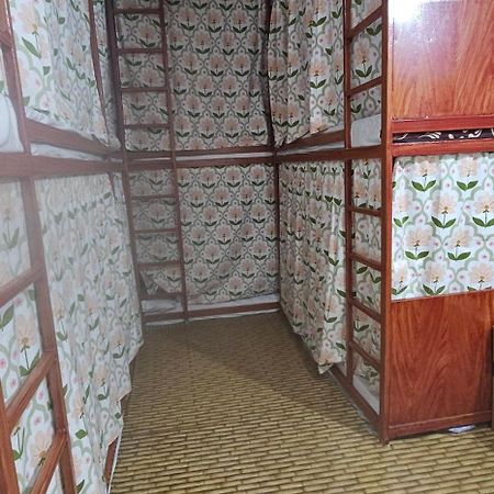 Shambo Royals Rooms تيروباتي المظهر الخارجي الصورة